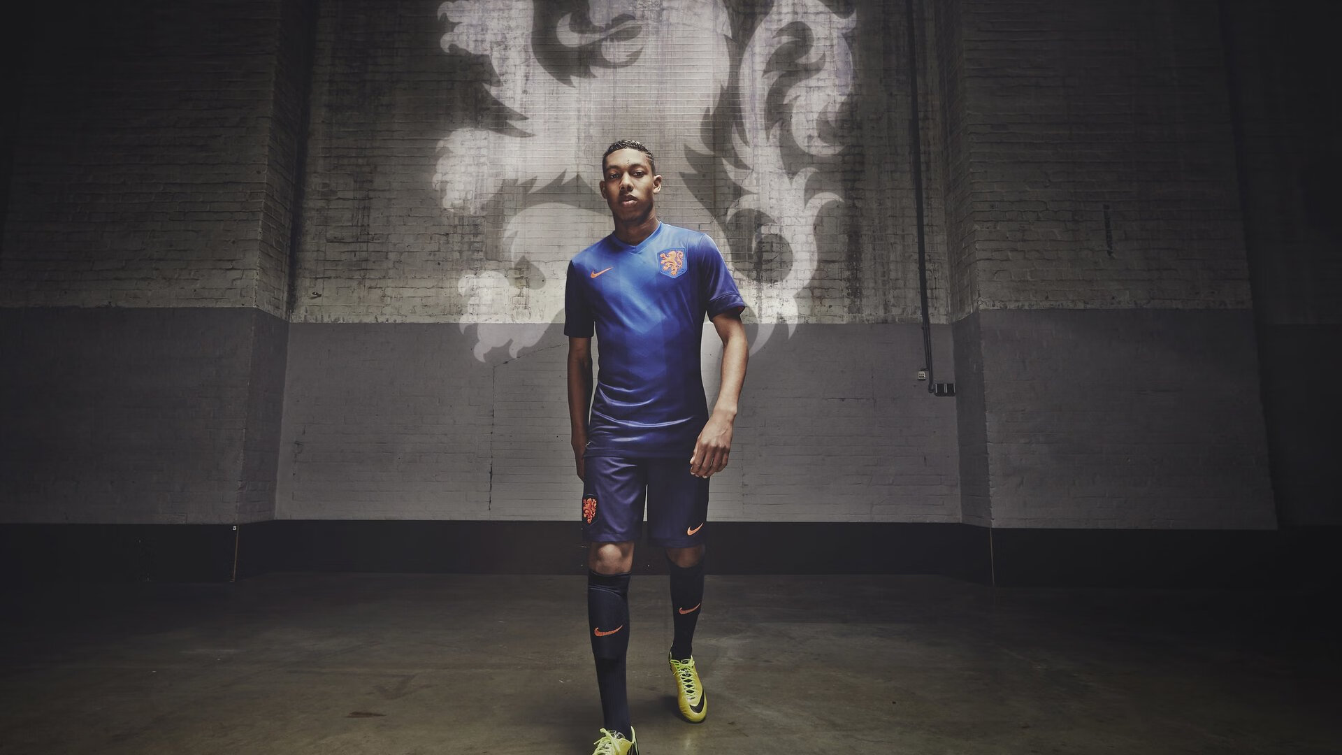 开云·体育官网APP下载-世界杯巅峰时刻:足球运动的极致追求,足球世界杯的足球